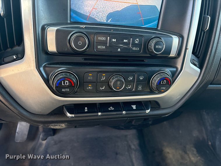 image for item ET7263 2016 GMC Sierra 2500HD Crew Cab pickup truck