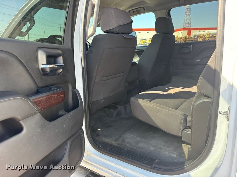 image for item ET7263 2016 GMC Sierra 2500HD Crew Cab pickup truck