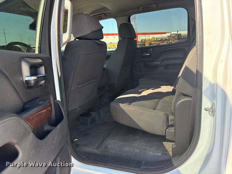 image for item ET7263 2016 GMC Sierra 2500HD Crew Cab pickup truck