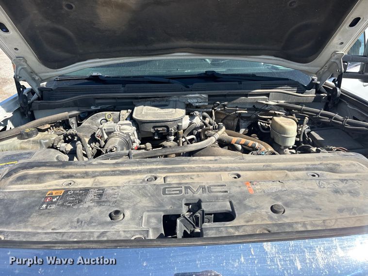 image for item ET7263 2016 GMC Sierra 2500HD Crew Cab pickup truck