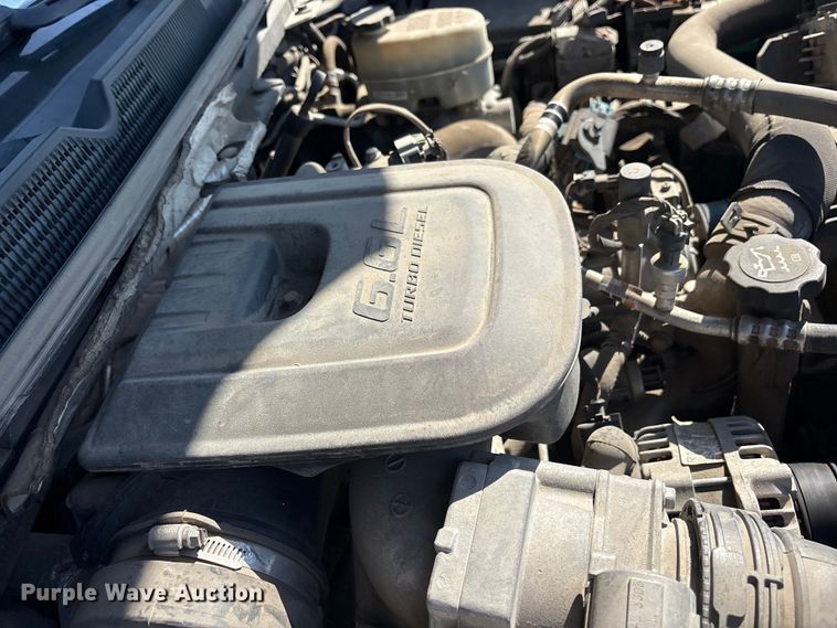 image for item ET7263 2016 GMC Sierra 2500HD Crew Cab pickup truck