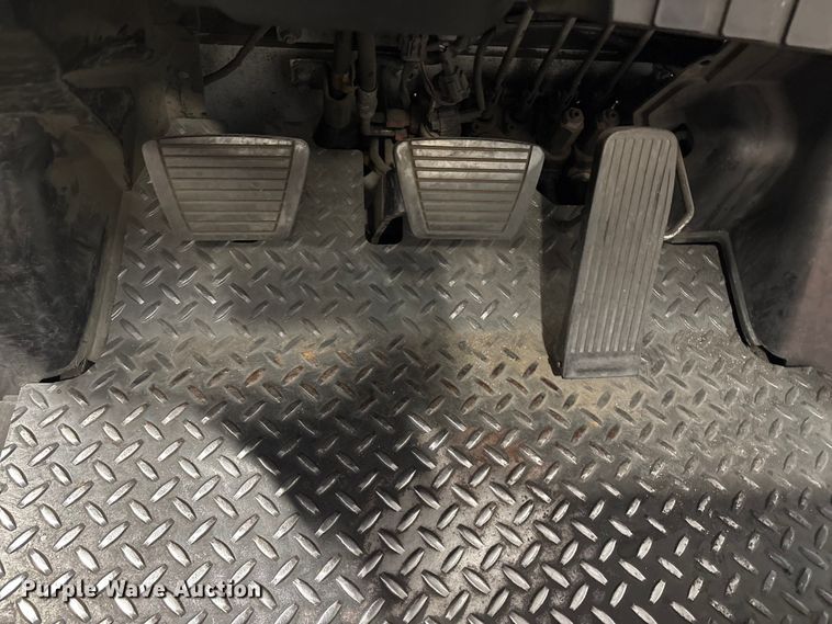 image for item ET8566 2016 UniCarriers PF70 forklift