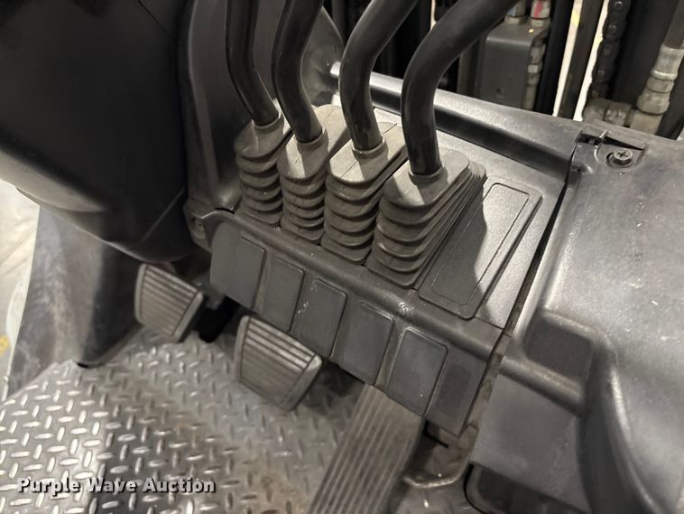 image for item ET8566 2016 UniCarriers PF70 forklift