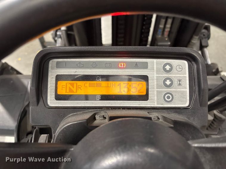 image for item ET8566 2016 UniCarriers PF70 forklift