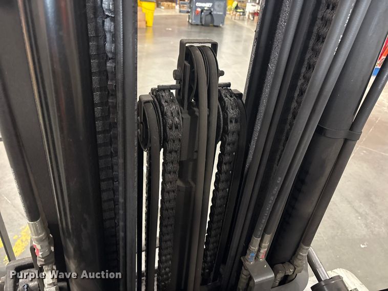 image for item ET8566 2016 UniCarriers PF70 forklift