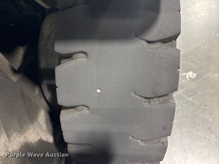 image for item ET8566 2016 UniCarriers PF70 forklift