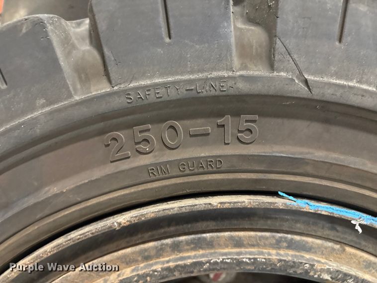 image for item ET8566 2016 UniCarriers PF70 forklift