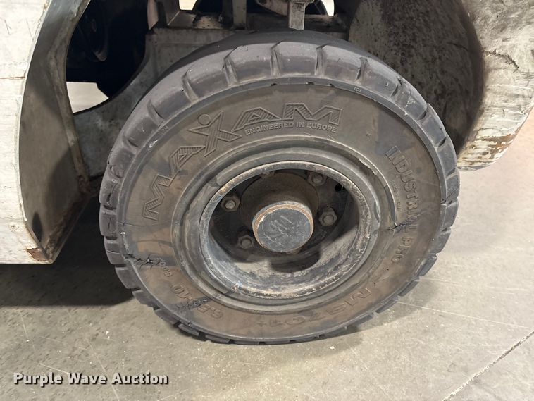 image for item ET8566 2016 UniCarriers PF70 forklift