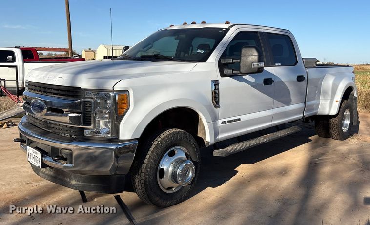 image for item EU4709 2017 Ford F350 Super Duty Crew Cab pickup truck