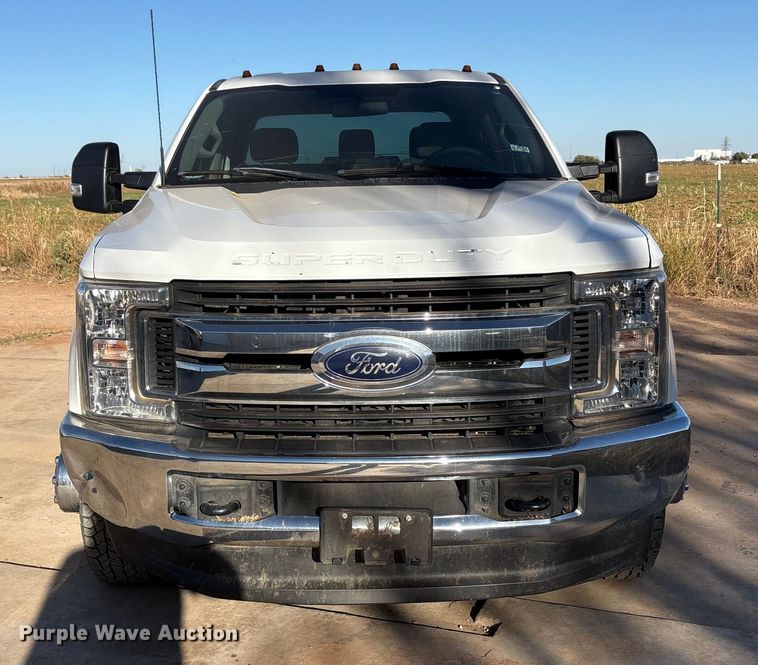 image for item EU4709 2017 Ford F350 Super Duty Crew Cab pickup truck