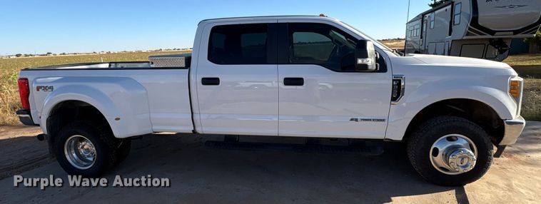 image for item EU4709 2017 Ford F350 Super Duty Crew Cab pickup truck