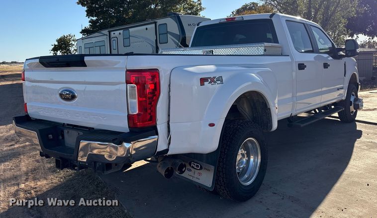 image for item EU4709 2017 Ford F350 Super Duty Crew Cab pickup truck