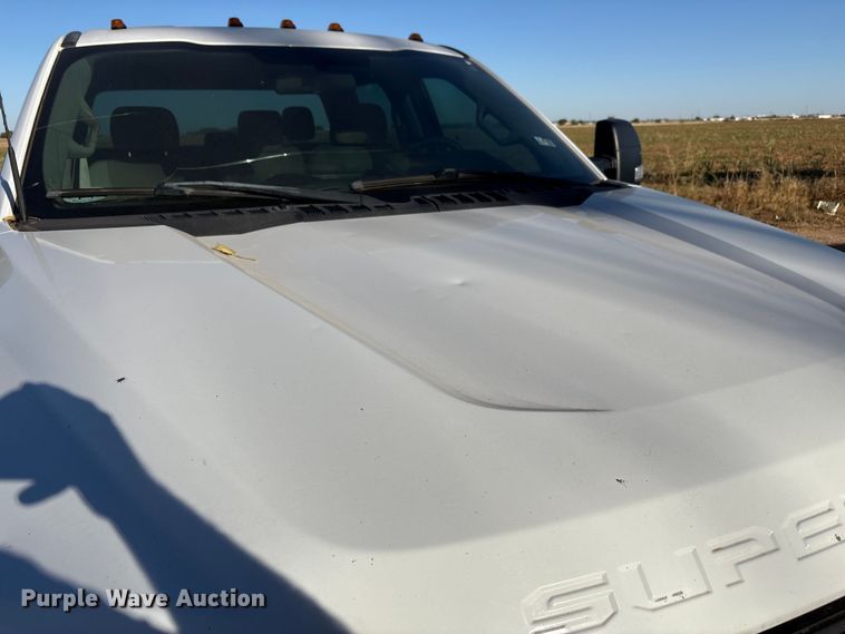 image for item EU4709 2017 Ford F350 Super Duty Crew Cab pickup truck