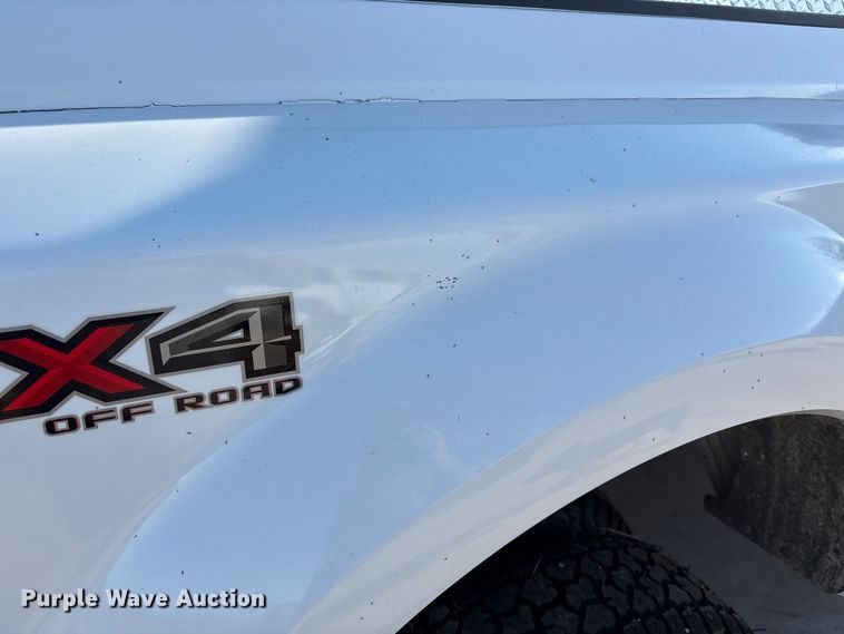 image for item EU4709 2017 Ford F350 Super Duty Crew Cab pickup truck