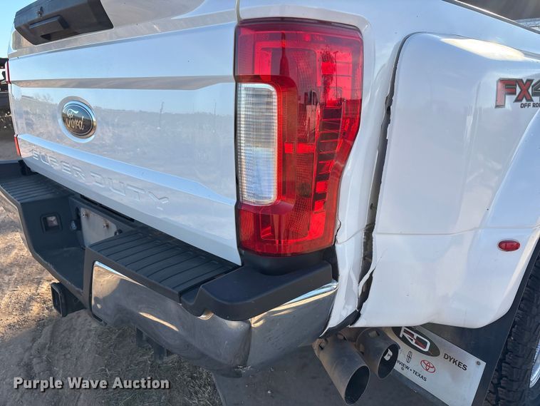 image for item EU4709 2017 Ford F350 Super Duty Crew Cab pickup truck