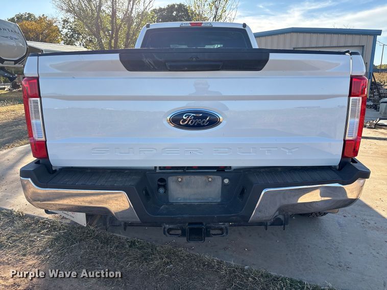 image for item EU4709 2017 Ford F350 Super Duty Crew Cab pickup truck