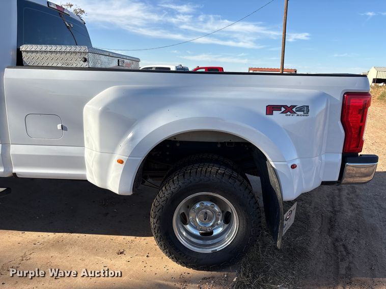 image for item EU4709 2017 Ford F350 Super Duty Crew Cab pickup truck