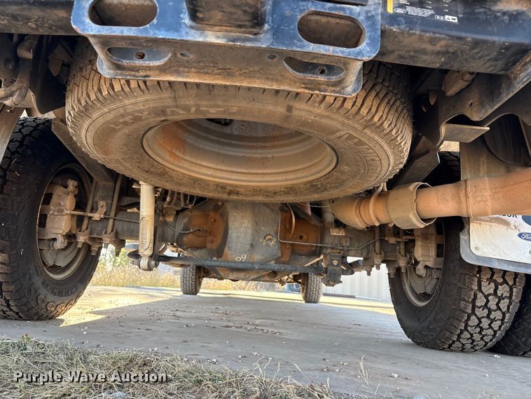 image for item EU4709 2017 Ford F350 Super Duty Crew Cab pickup truck