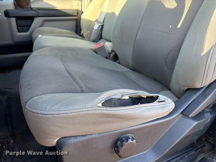 image for item EU4709 2017 Ford F350 Super Duty Crew Cab pickup truck