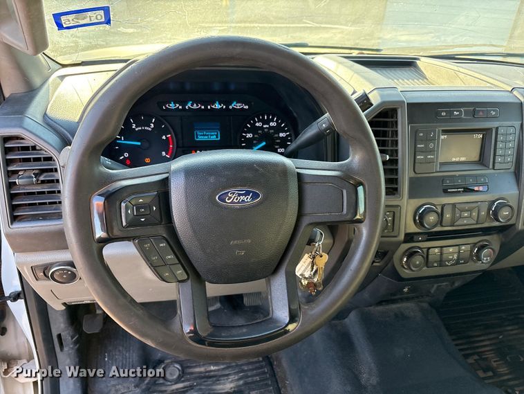 image for item EU4709 2017 Ford F350 Super Duty Crew Cab pickup truck