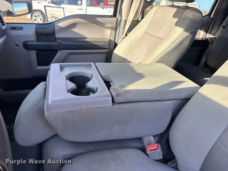 image for item EU4709 2017 Ford F350 Super Duty Crew Cab pickup truck