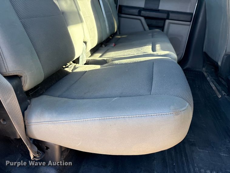 image for item EU4709 2017 Ford F350 Super Duty Crew Cab pickup truck