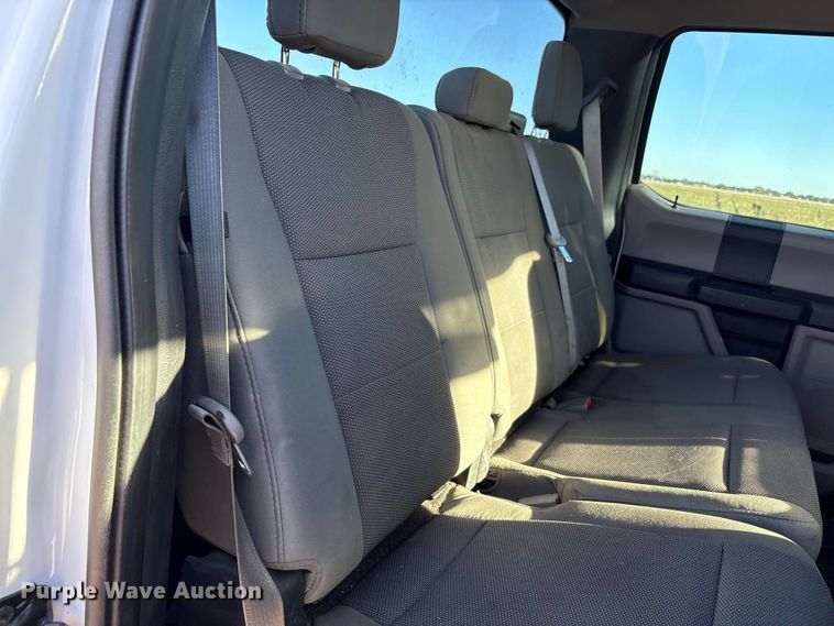 image for item EU4709 2017 Ford F350 Super Duty Crew Cab pickup truck