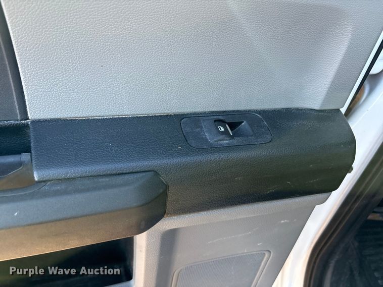 image for item EU4709 2017 Ford F350 Super Duty Crew Cab pickup truck