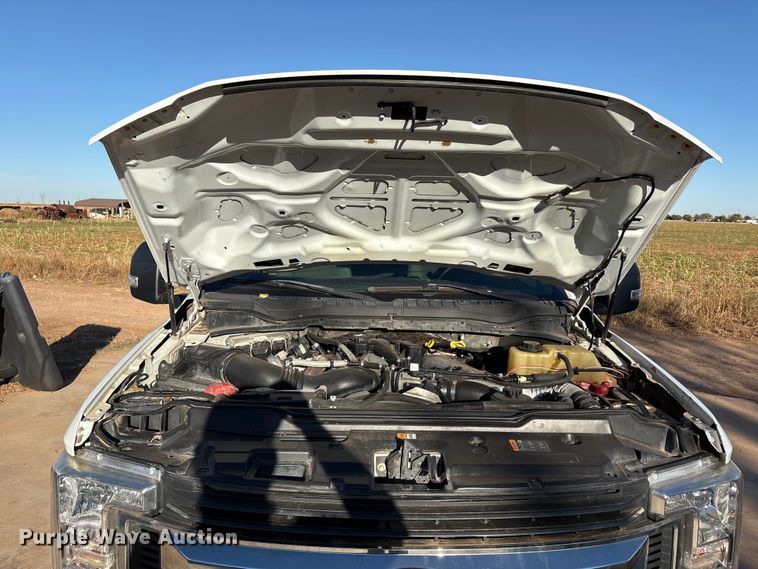 image for item EU4709 2017 Ford F350 Super Duty Crew Cab pickup truck