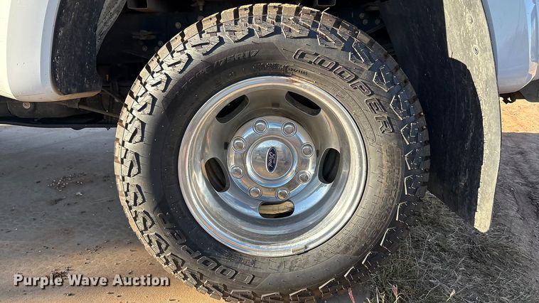 image for item EU4709 2017 Ford F350 Super Duty Crew Cab pickup truck