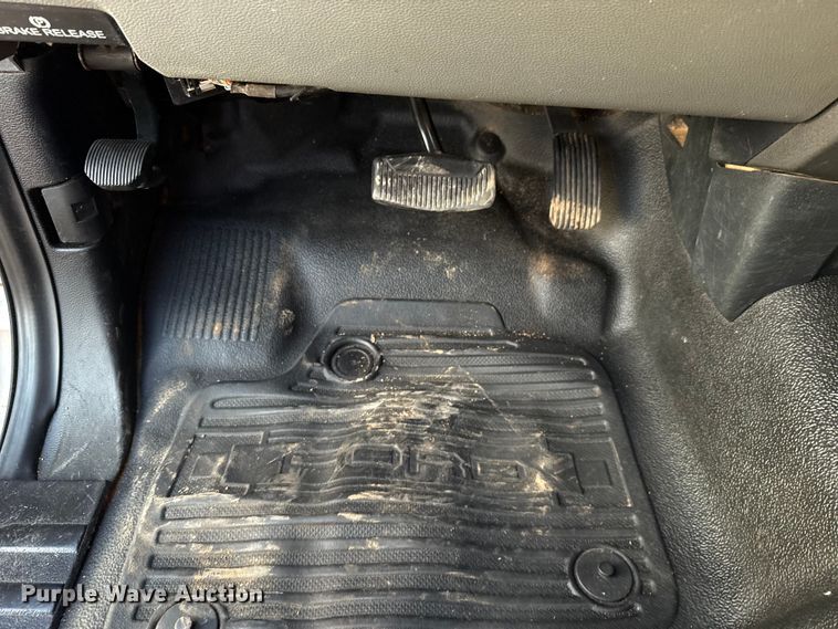 image for item EU5062 2020 Ford F350 Super Duty XL Crew Cab flatbed pickup truck