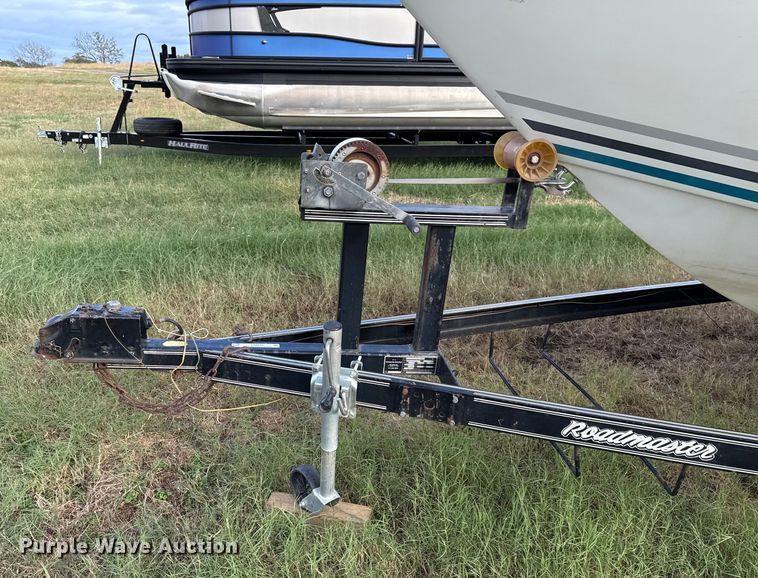 image for item EU5232 1995 Baja 236 boat