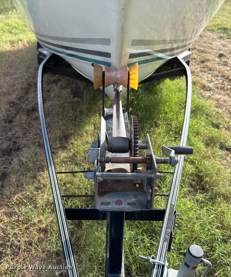 image for item EU5232 1995 Baja 236 boat