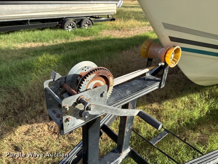 image for item EU5232 1995 Baja 236 boat