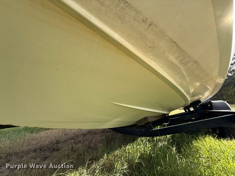 image for item EU5232 1995 Baja 236 boat