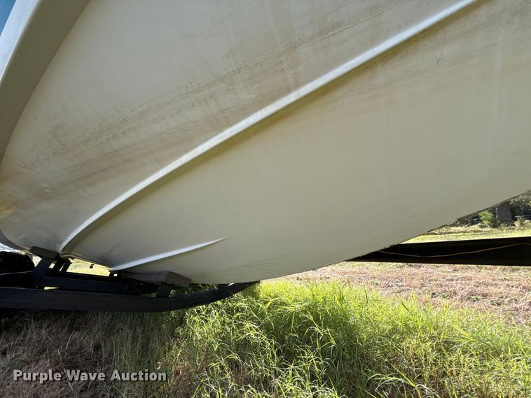 image for item EU5232 1995 Baja 236 boat