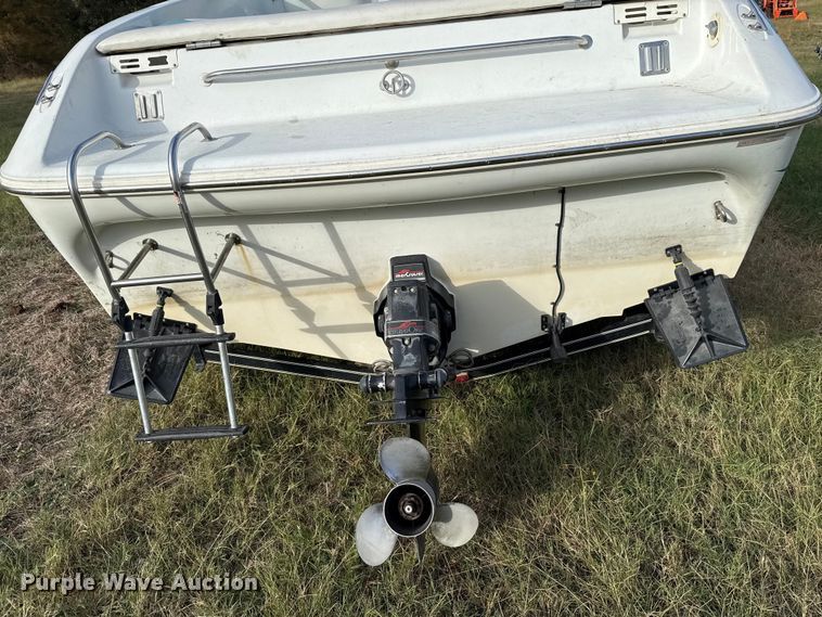 image for item EU5232 1995 Baja 236 boat