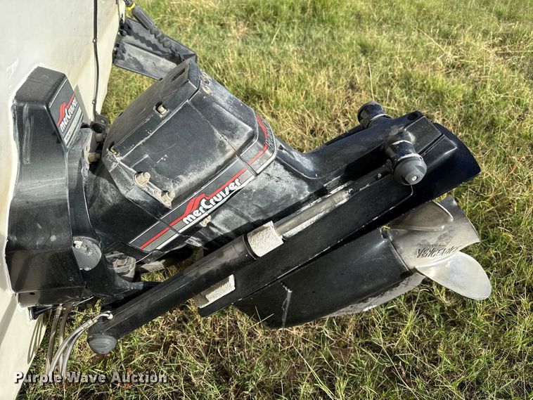 image for item EU5232 1995 Baja 236 boat