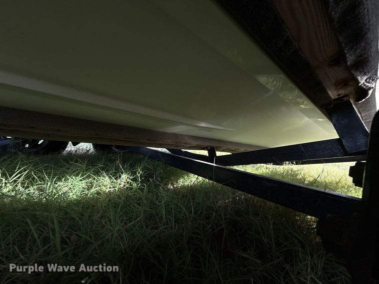 image for item EU5232 1995 Baja 236 boat