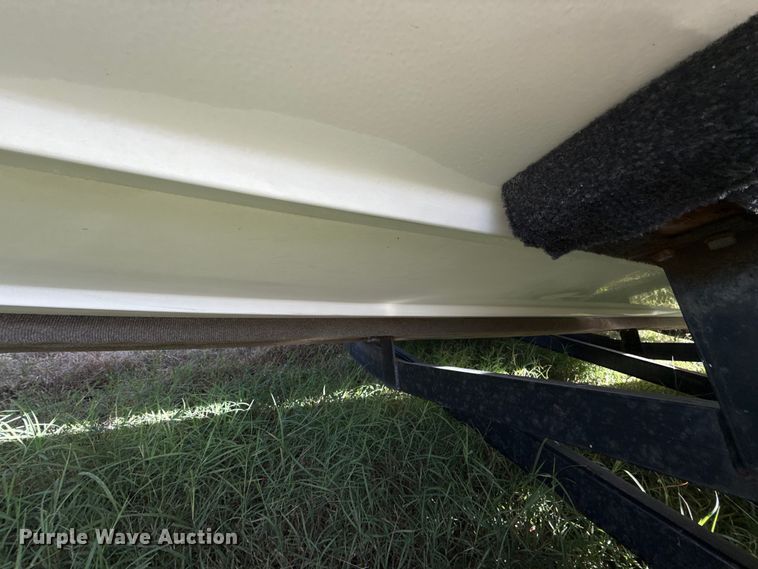 image for item EU5232 1995 Baja 236 boat