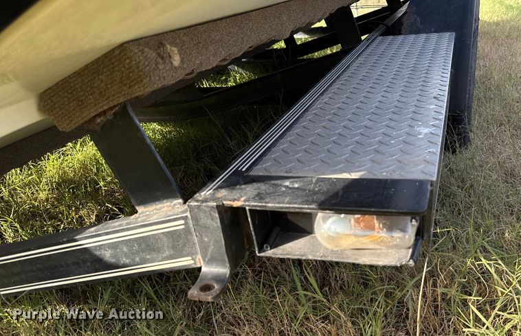 image for item EU5232 1995 Baja 236 boat