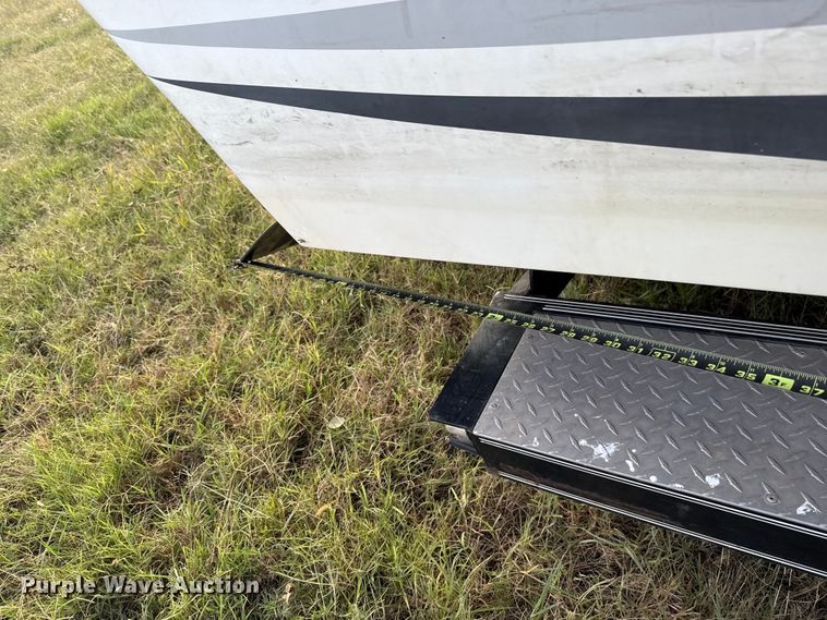 image for item EU5232 1995 Baja 236 boat