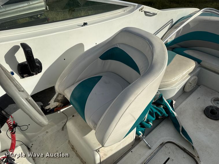 image for item EU5232 1995 Baja 236 boat