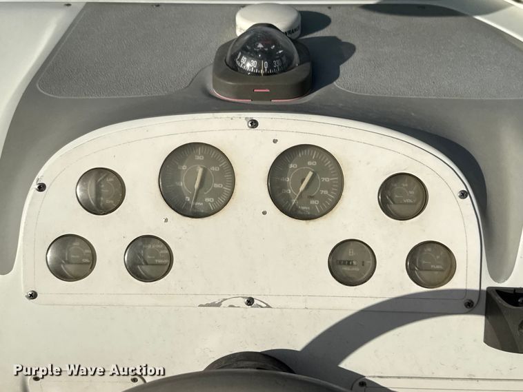 image for item EU5232 1995 Baja 236 boat