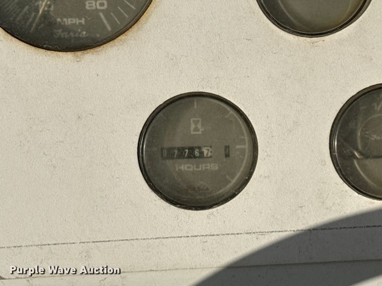 image for item EU5232 1995 Baja 236 boat