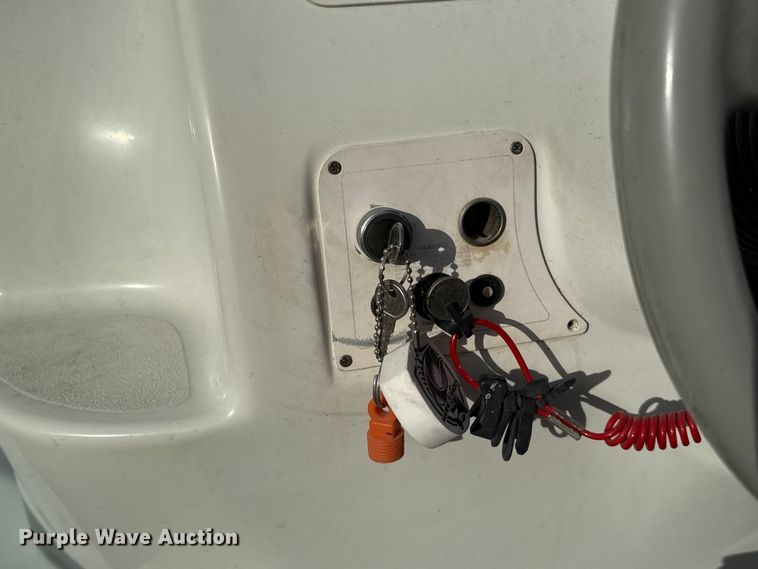 image for item EU5232 1995 Baja 236 boat