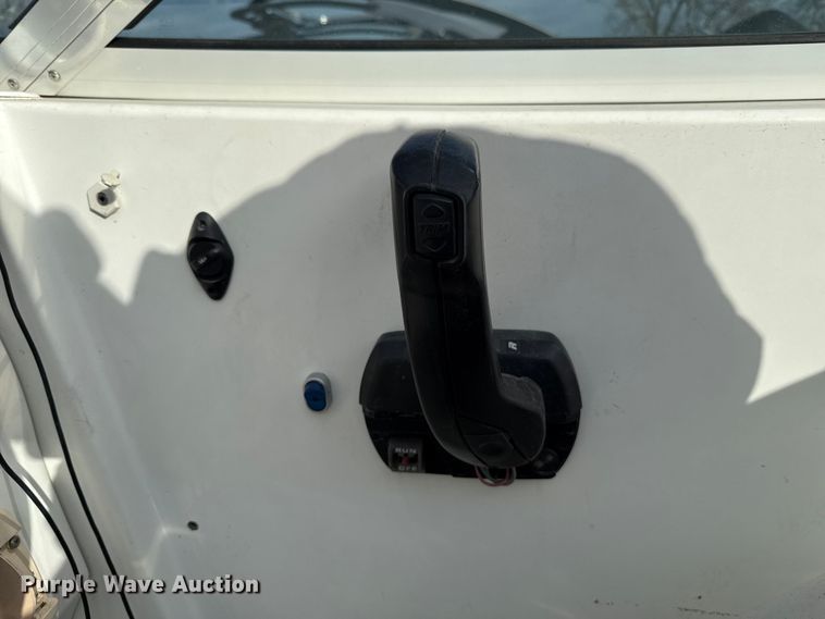 image for item EU5232 1995 Baja 236 boat