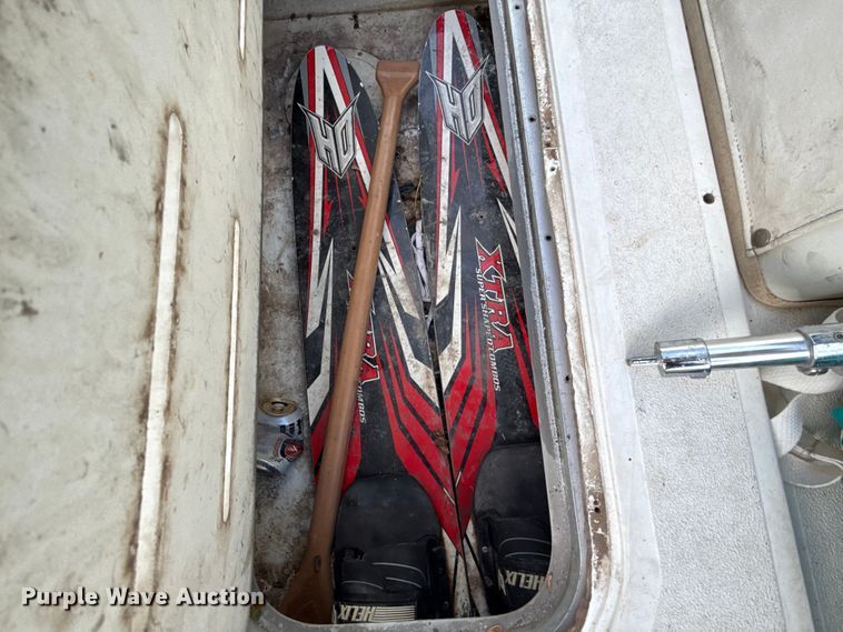 image for item EU5232 1995 Baja 236 boat