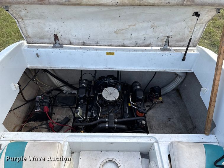 image for item EU5232 1995 Baja 236 boat