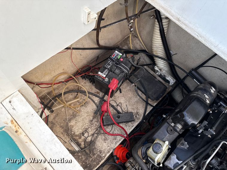 image for item EU5232 1995 Baja 236 boat